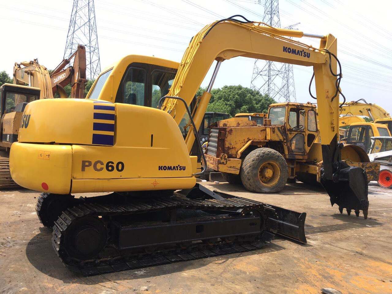 KOMATSU PC60-7 - 미니 굴삭기 : 사진 1 KOMATSU PC60-7 - 미니 굴삭기 : 사진 1