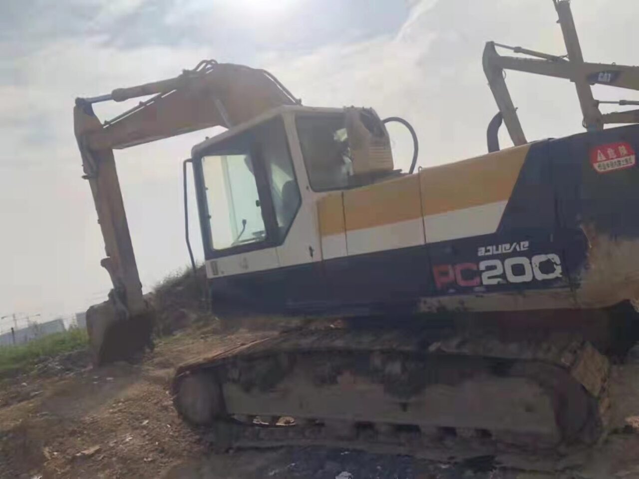 Komatsu PC200-5 - 크롤러 굴삭기 : 사진 1 Komatsu PC200-5 - 크롤러 굴삭기 : 사진 1