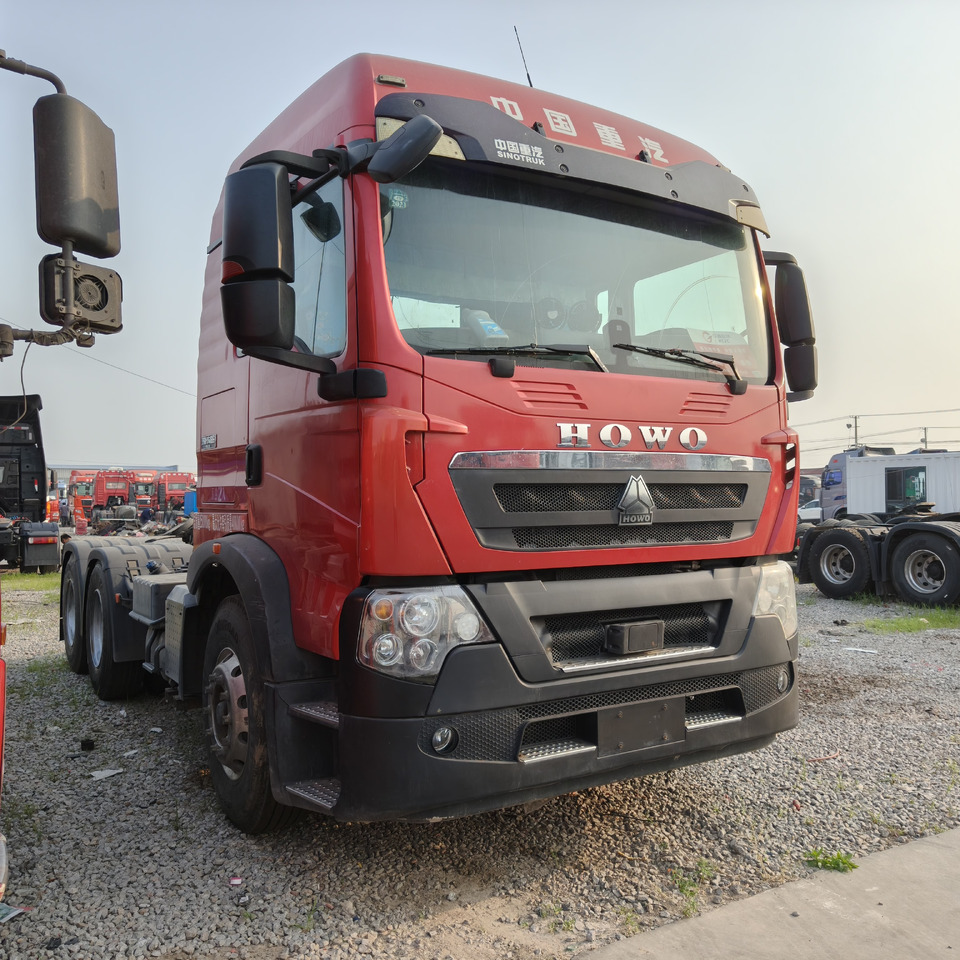 Sinotruk Howo T7H 6x4 - 트랙터 유닛 : 사진 1 Sinotruk Howo T7H 6x4 - 트랙터 유닛 : 사진 1
