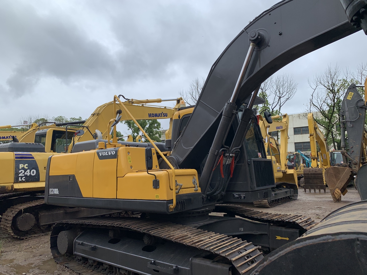 VOLVO EC200DL - 크롤러 굴삭기 : 사진 4 VOLVO EC200DL - 크롤러 굴삭기 : 사진 4