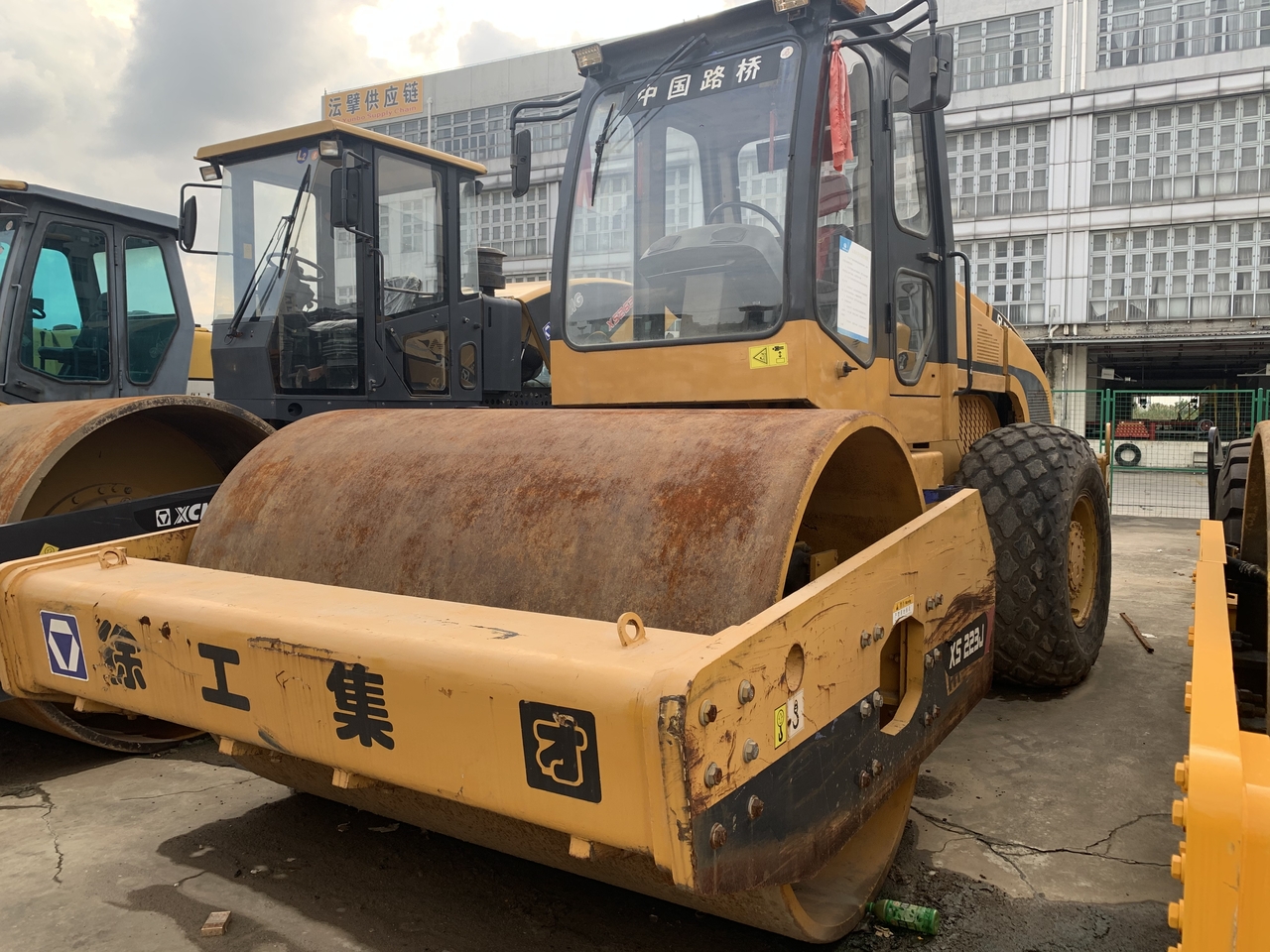 XCMG XS223J - 롤러 : 사진 2 XCMG XS223J - 롤러 : 사진 2