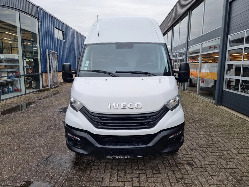 Iveco Daily 70C18 3.0D L4H3 Hi-Matic Euro 6 GVW 7000 kg (2) - 패널 밴 : 사진 3 Iveco Daily 70C18 3.0D L4H3 Hi-Matic Euro 6 GVW 7000 kg (2) - 패널 밴 : 사진 3