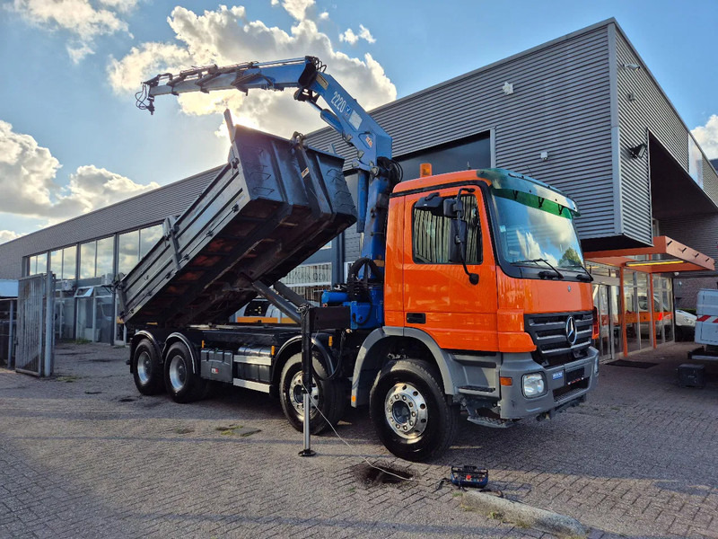 Mercedes-Benz Actros 3241 8X4 Containersysteem/ 20T HMF crane/ Manual - 후크 리프트 트럭, 크레인 트럭 : 사진 1 Mercedes-Benz Actros 3241 8X4 Containersysteem/ 20T HMF crane/ Manual - 후크 리프트 트럭, 크레인 트럭 : 사진 1
