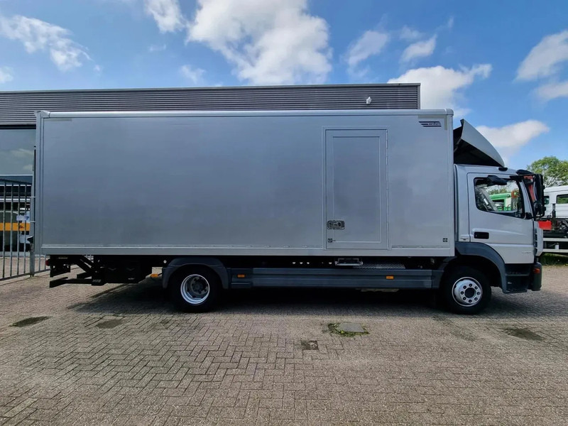 Mercedes-Benz Atego 1218 Koffer/ Ladebordwand/ Airco/ Grau Metallic - 박스 트럭 : 사진 2 Mercedes-Benz Atego 1218 Koffer/ Ladebordwand/ Airco/ Grau Metallic - 박스 트럭 : 사진 2