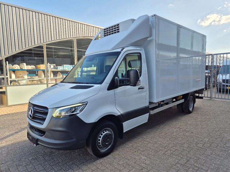 Mercedes-Benz Sprinter 519 CDI/ Kuhlkoffer/ TK V500 MAX MT/ -20+20 - 냉동 밴 : 사진 5 Mercedes-Benz Sprinter 519 CDI/ Kuhlkoffer/ TK V500 MAX MT/ -20+20 - 냉동 밴 : 사진 5