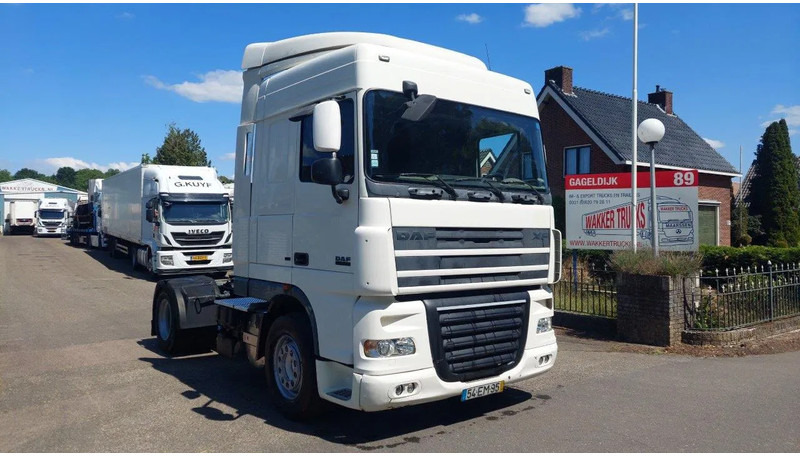 DAF XF 105.410 4x2 - 트랙터 유닛 : 사진 2 DAF XF 105.410 4x2 - 트랙터 유닛 : 사진 2
