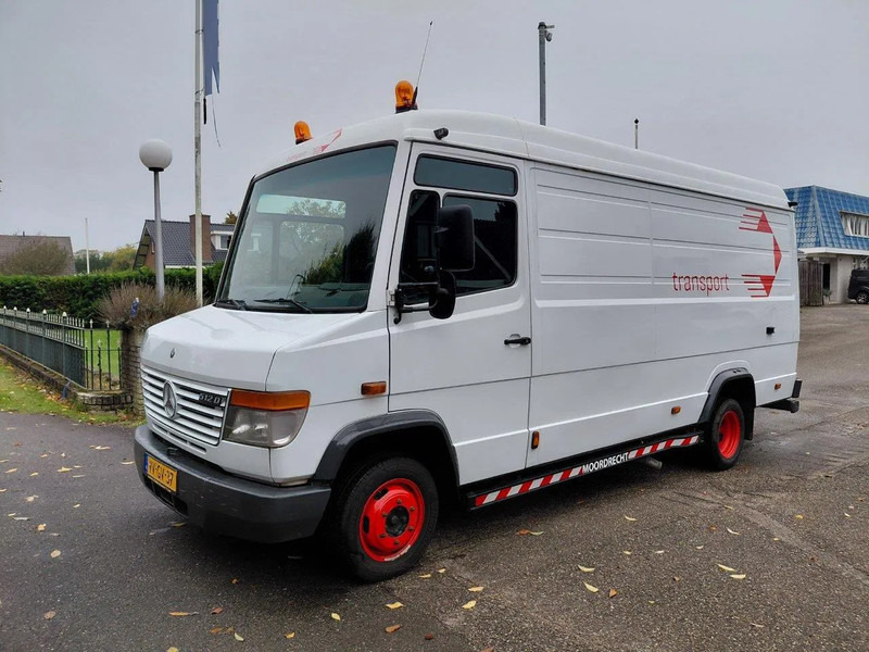 Mercedes-Benz 512 D - 소형 밴 : 사진 1 Mercedes-Benz 512 D - 소형 밴 : 사진 1