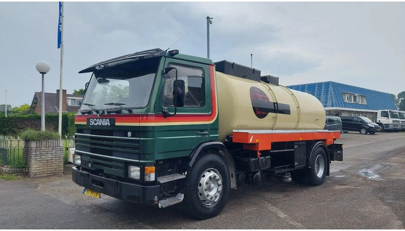 Scania P82 4x2 Tank - 유조트럭 : 사진 1 Scania P82 4x2 Tank - 유조트럭 : 사진 1