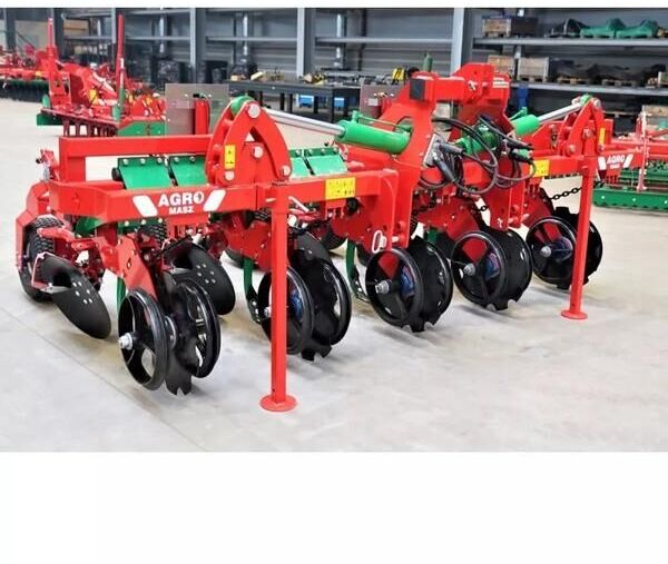 AGRO-MASZ AGREGAT DO UPRAWY MIĘDZYRZĘDOWEJ (PIELNIK) - 농업용 기계 : 사진 2 AGRO-MASZ AGREGAT DO UPRAWY MIĘDZYRZĘDOWEJ (PIELNIK) - 농업용 기계 : 사진 2