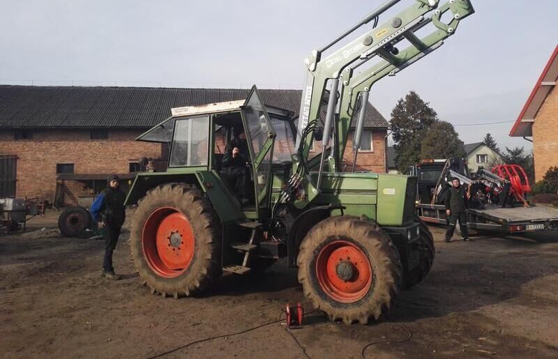 Metal-Technik FENDT 311 - 트랙터용 프론트 로더 : 사진 2 Metal-Technik FENDT 311 - 트랙터용 프론트 로더 : 사진 2