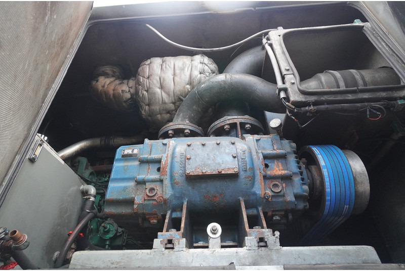 Burg 3 AXLE VACUUM TANK TRAILER SUCK AND PRESS - 유조 세미 트레일러 : 사진 5 Burg 3 AXLE VACUUM TANK TRAILER SUCK AND PRESS - 유조 세미 트레일러 : 사진 5