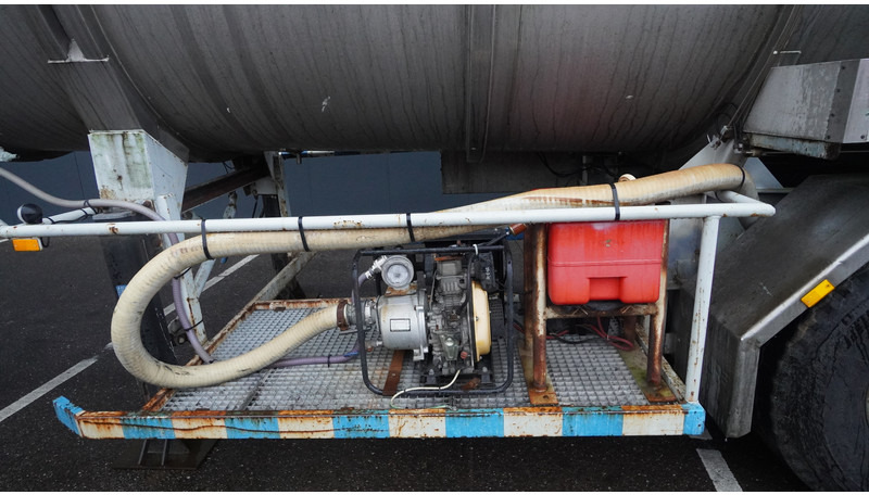 Burg 3 AXLE WATER TANK 29.975LTR - 유조 세미 트레일러 : 사진 4 Burg 3 AXLE WATER TANK 29.975LTR - 유조 세미 트레일러 : 사진 4