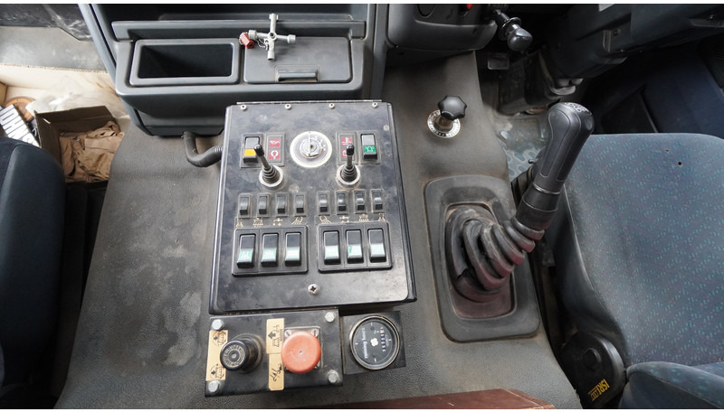 DAF 65.180 ATI STREET SWEPER RH DRIVE MANUAL GARBOX 96.000KM - 거리 청소 차량 : 사진 5 DAF 65.180 ATI STREET SWEPER RH DRIVE MANUAL GARBOX 96.000KM - 거리 청소 차량 : 사진 5