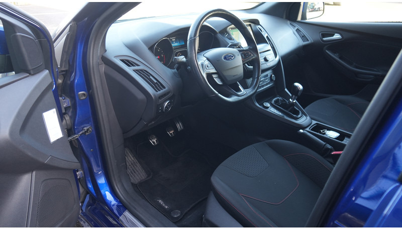 Ford Focus WAGON 1.5TDCI ST-Line - 소형 버스, 승합차 : 사진 5 Ford Focus WAGON 1.5TDCI ST-Line - 소형 버스, 승합차 : 사진 5