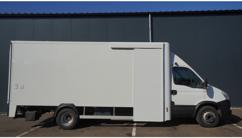 Iveco DAILY 70C17 CLOSED BOX 185.500KM - 박스 트럭 : 사진 2 Iveco DAILY 70C17 CLOSED BOX 185.500KM - 박스 트럭 : 사진 2