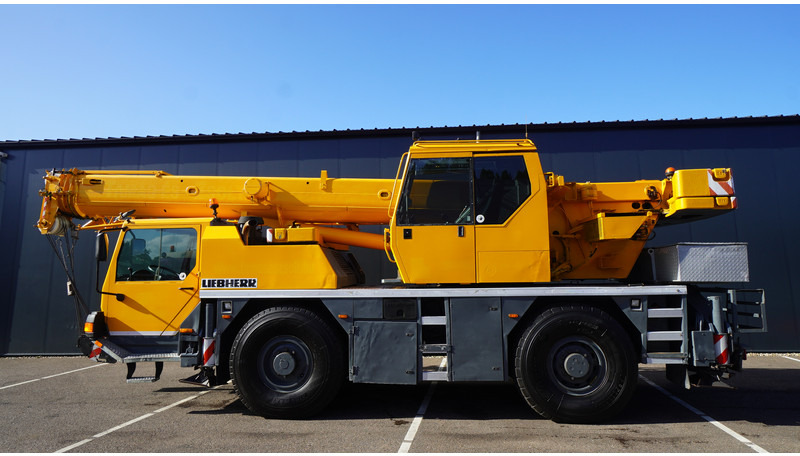 Liebherr LTM 1030-2.1 WITH JIB - 크레인 트럭 : 사진 1 Liebherr LTM 1030-2.1 WITH JIB - 크레인 트럭 : 사진 1