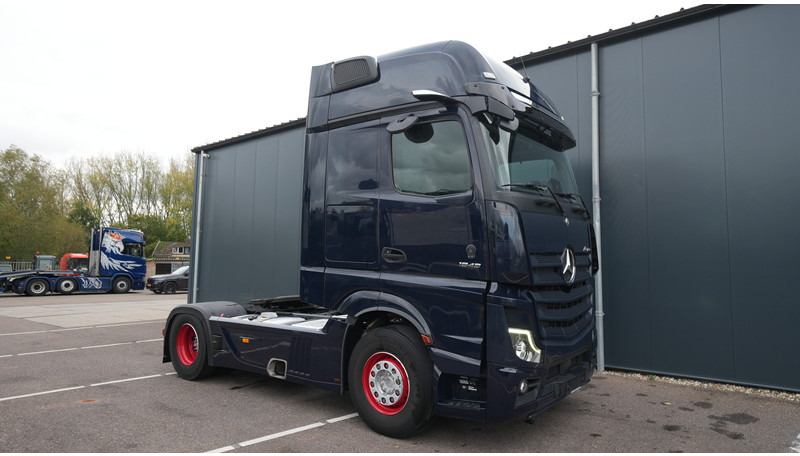 Mercedes-Benz ACTROS 1945 GIGASPACE 728.200KM - 트랙터 유닛 : 사진 4 Mercedes-Benz ACTROS 1945 GIGASPACE 728.200KM - 트랙터 유닛 : 사진 4