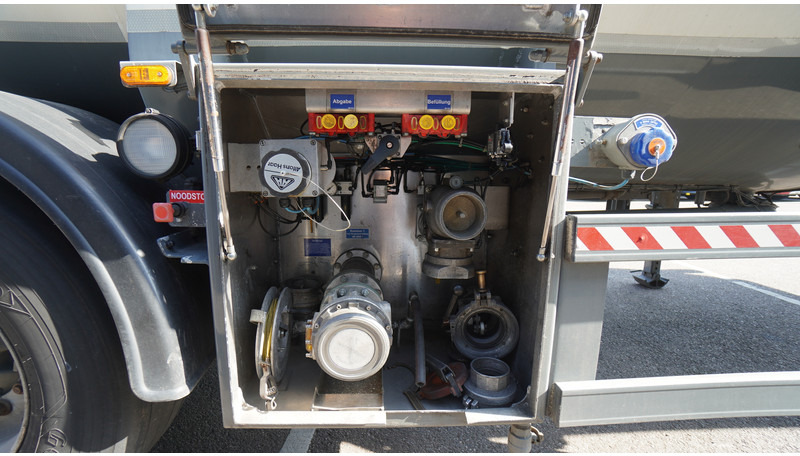 Schrader 3 AXLE ADR CHEMIE TANK TRAILER 40.000LTR - 유조 세미 트레일러 : 사진 5 Schrader 3 AXLE ADR CHEMIE TANK TRAILER 40.000LTR - 유조 세미 트레일러 : 사진 5