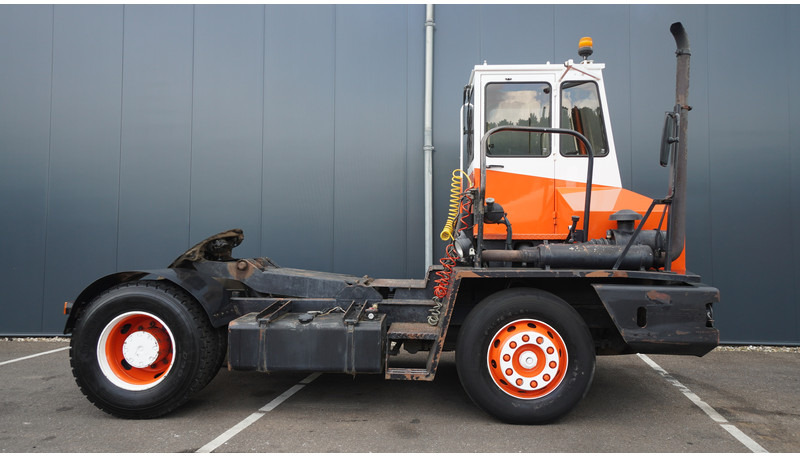 Terberg YT SL 1020 - 건설기계 : 사진 2 Terberg YT SL 1020 - 건설기계 : 사진 2