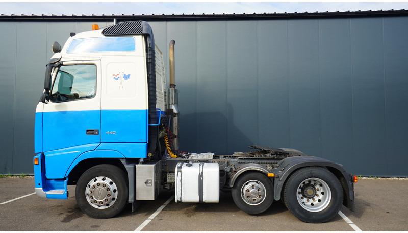 Volvo FH 440 6X2 GLOBETROTTER EURO 3 - 트랙터 유닛 : 사진 1 Volvo FH 440 6X2 GLOBETROTTER EURO 3 - 트랙터 유닛 : 사진 1