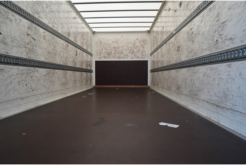 Volvo FL 210 CLOSED BOX 665.200KM - 박스 트럭 : 사진 5 Volvo FL 210 CLOSED BOX 665.200KM - 박스 트럭 : 사진 5