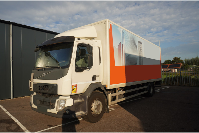 Volvo FL 280 CLOSED BOX BROKEN ENGINE NOT DRIVABLE - 박스 트럭 : 사진 2 Volvo FL 280 CLOSED BOX BROKEN ENGINE NOT DRIVABLE - 박스 트럭 : 사진 2