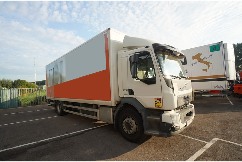 Volvo FL 280 CLOSED BOX BROKEN ENGINE NOT DRIVABLE - 박스 트럭 : 사진 3 Volvo FL 280 CLOSED BOX BROKEN ENGINE NOT DRIVABLE - 박스 트럭 : 사진 3