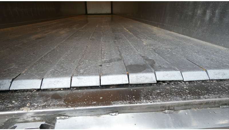 Kraker 3 AXLE WALKING FLOOR TRAILER - 워킹 플로어 세미 트레일러 : 사진 5 Kraker 3 AXLE WALKING FLOOR TRAILER - 워킹 플로어 세미 트레일러 : 사진 5