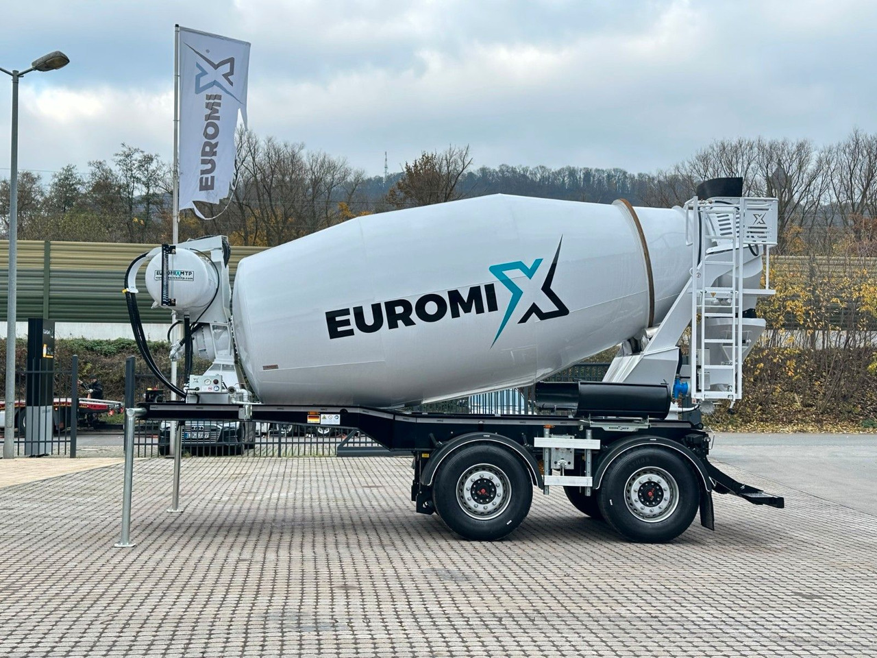 EUROMIX MTP - Fahrmischer EM 10 L 2-Achser - 세미 트레일러 : 사진 1 EUROMIX MTP - Fahrmischer EM 10 L 2-Achser - 세미 트레일러 : 사진 1