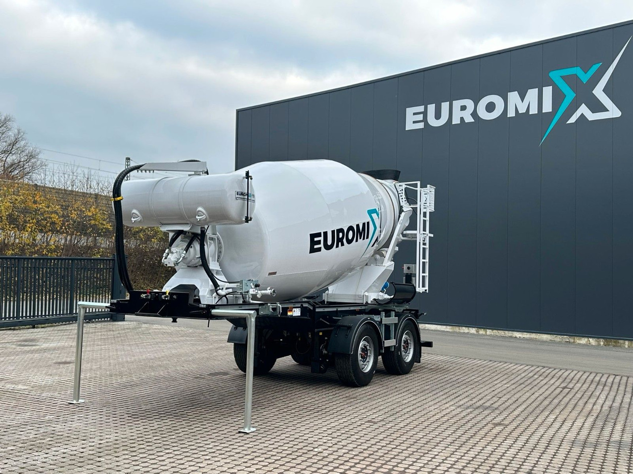 EUROMIX MTP - Fahrmischer EM 10 L 2-Achser - 세미 트레일러 : 사진 2 EUROMIX MTP - Fahrmischer EM 10 L 2-Achser - 세미 트레일러 : 사진 2