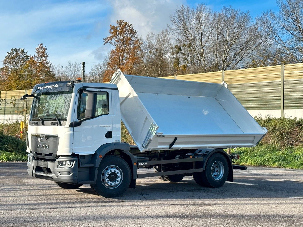 MAN TGM 18.320 4X2 / Euro 6e 3-Seiten-Kipper - 덤프트럭 : 사진 1 MAN TGM 18.320 4X2 / Euro 6e 3-Seiten-Kipper - 덤프트럭 : 사진 1