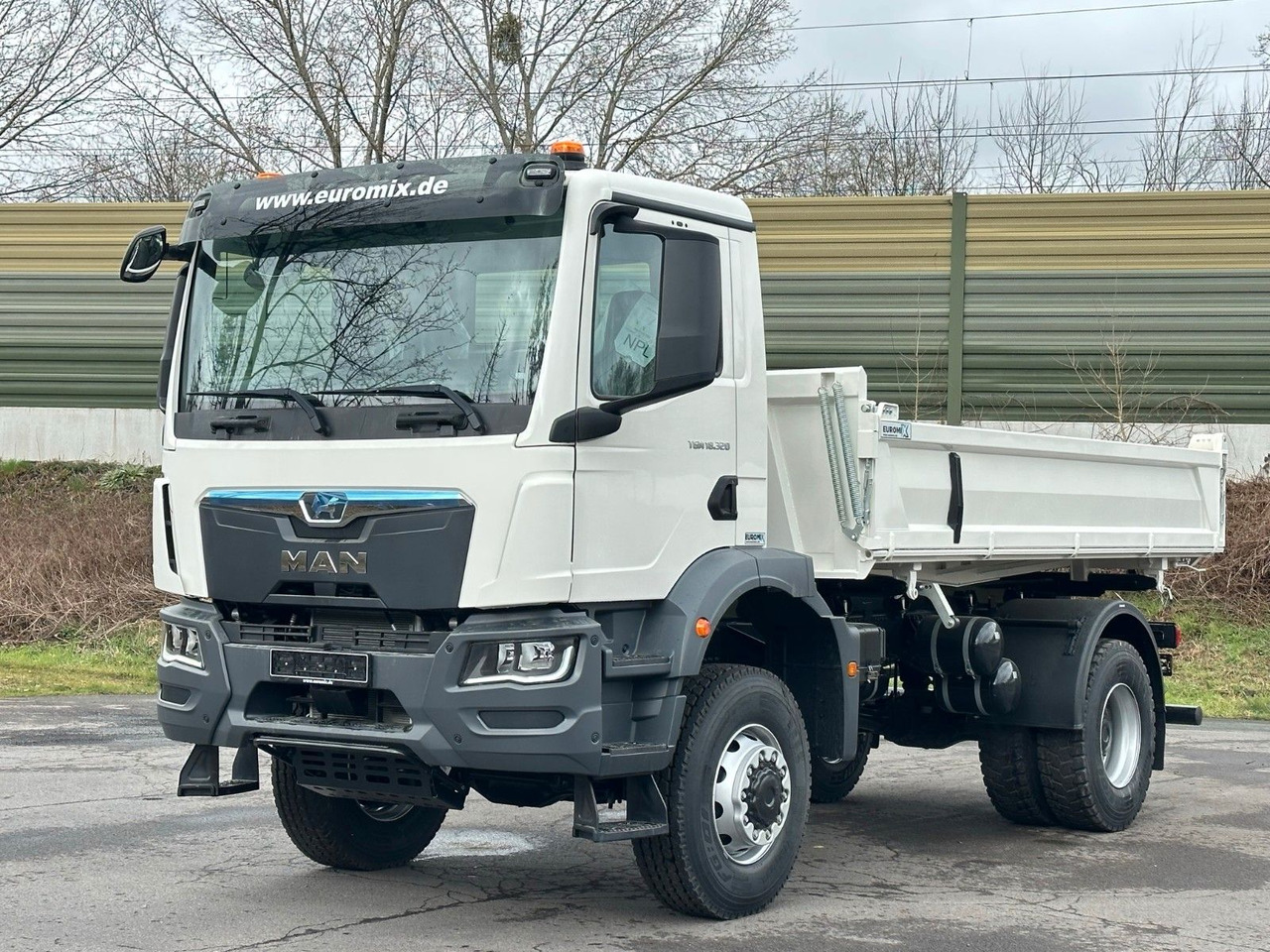 MAN TGM 18.320 4X4 Euro 6e Euromix 3-Seiten-Kipper - 덤프트럭 : 사진 1 MAN TGM 18.320 4X4 Euro 6e Euromix 3-Seiten-Kipper - 덤프트럭 : 사진 1