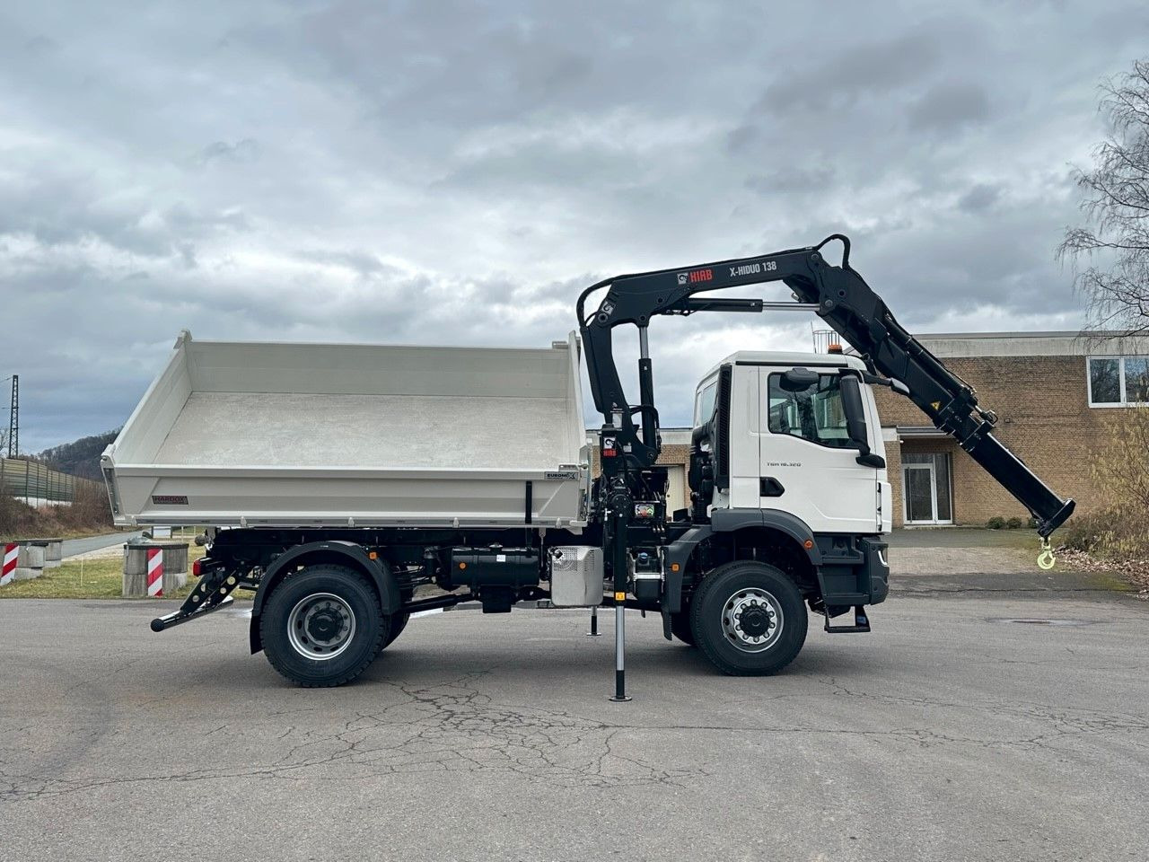 MAN TGM 18.320 4x4 Euro6e Hiab X-HiDuo 138DS-3 - 덤프트럭, 크레인 트럭 : 사진 4 MAN TGM 18.320 4x4 Euro6e Hiab X-HiDuo 138DS-3 - 덤프트럭, 크레인 트럭 : 사진 4
