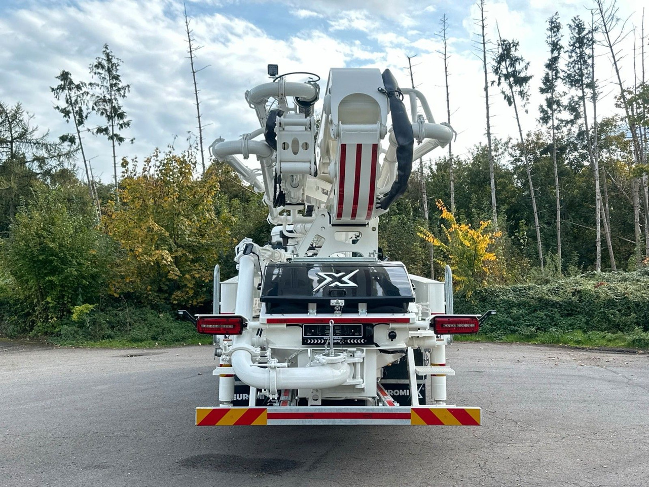 MAN TGS 26.510 6x4 SWAN TSP 38-5 160RZ ( 38m ) - 콘크리트 펌프 트럭 : 사진 5 MAN TGS 26.510 6x4 SWAN TSP 38-5 160RZ ( 38m ) - 콘크리트 펌프 트럭 : 사진 5