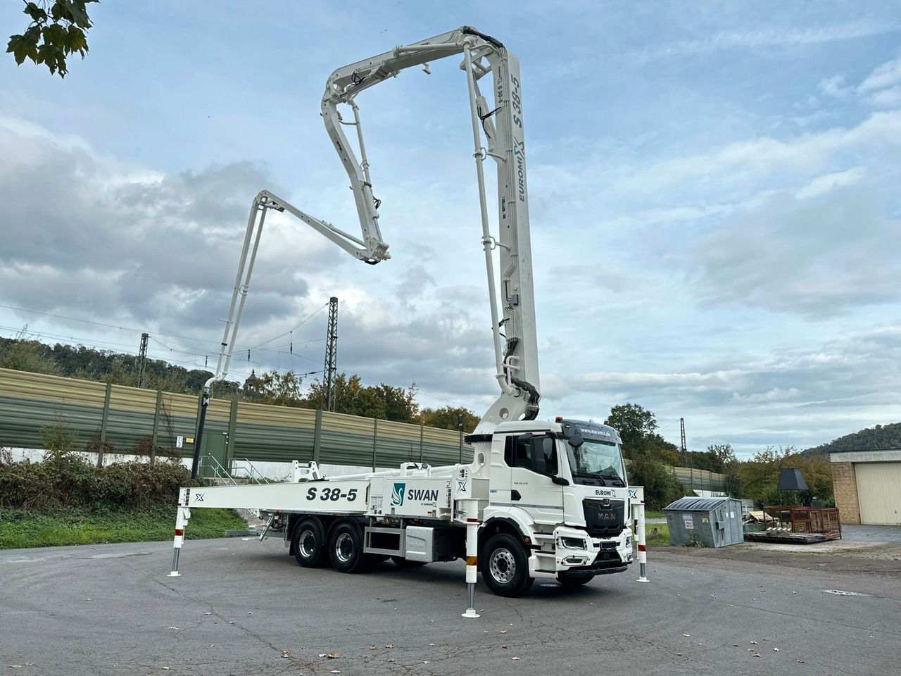 MAN TGS 26.510 6x4 SWAN TSP 38-5 160RZ ( 38m ) - 콘크리트 펌프 트럭 : 사진 1 MAN TGS 26.510 6x4 SWAN TSP 38-5 160RZ ( 38m ) - 콘크리트 펌프 트럭 : 사진 1