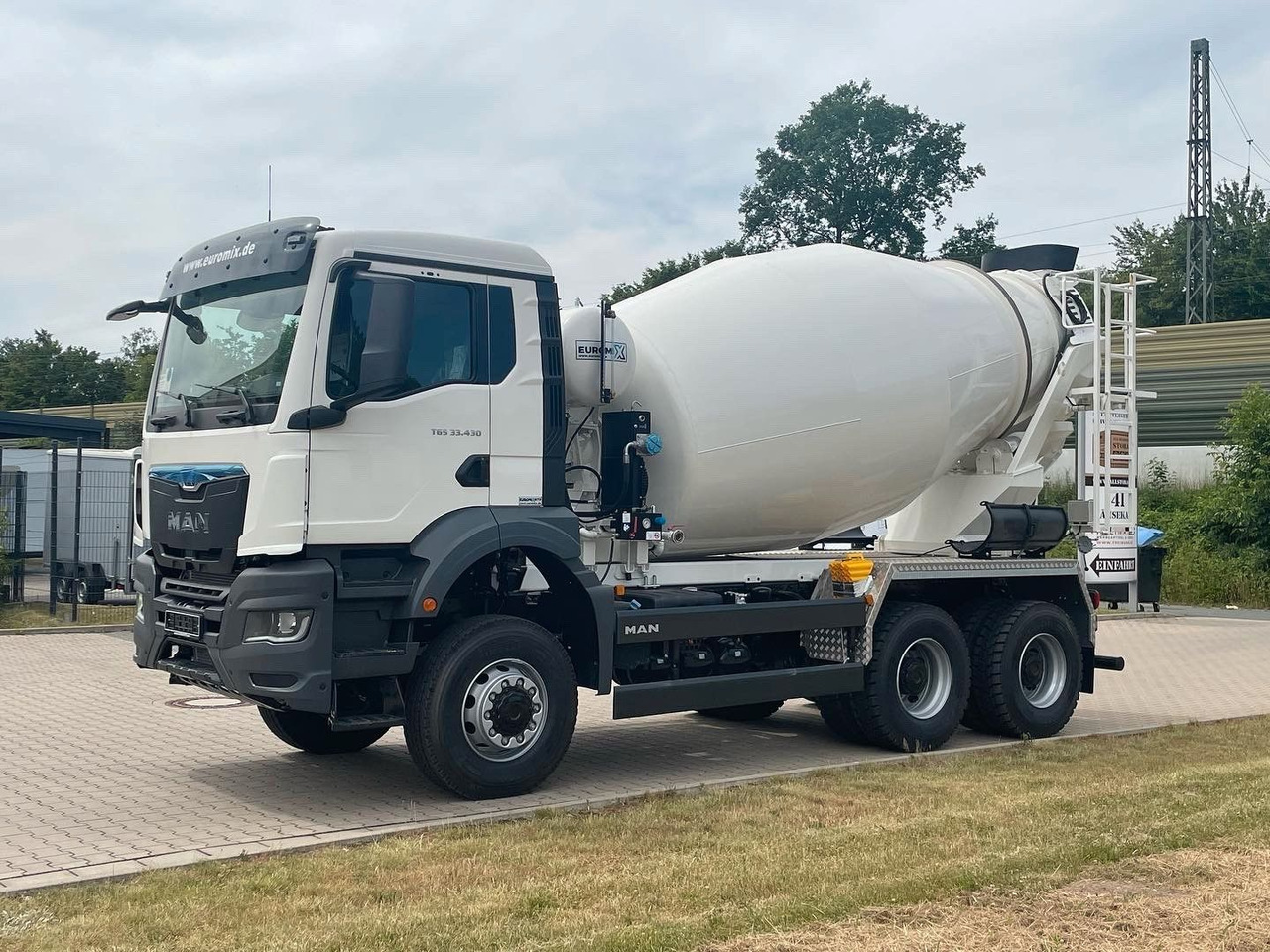 MAN TGS 33.440 6X4 / 6X6 /Euro6e EuromiX EM 8 - 콘크리트 믹서 트럭 : 사진 2 MAN TGS 33.440 6X4 / 6X6 /Euro6e EuromiX EM 8 - 콘크리트 믹서 트럭 : 사진 2