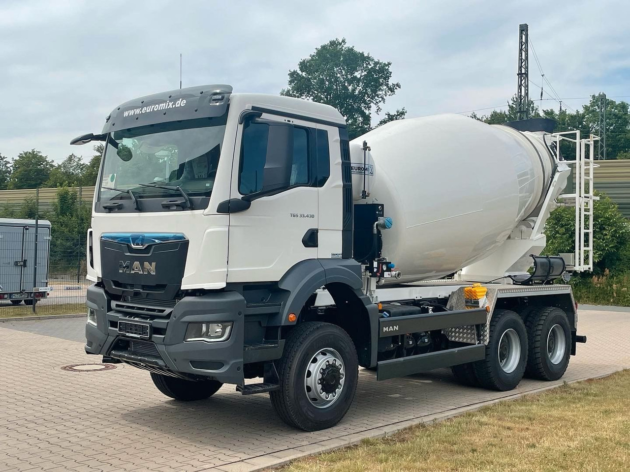 MAN TGS 33.440 / 6X6 Euro6e Euromix MTP EM 7 L - 콘크리트 믹서 트럭 : 사진 2 MAN TGS 33.440 / 6X6 Euro6e Euromix MTP EM 7 L - 콘크리트 믹서 트럭 : 사진 2