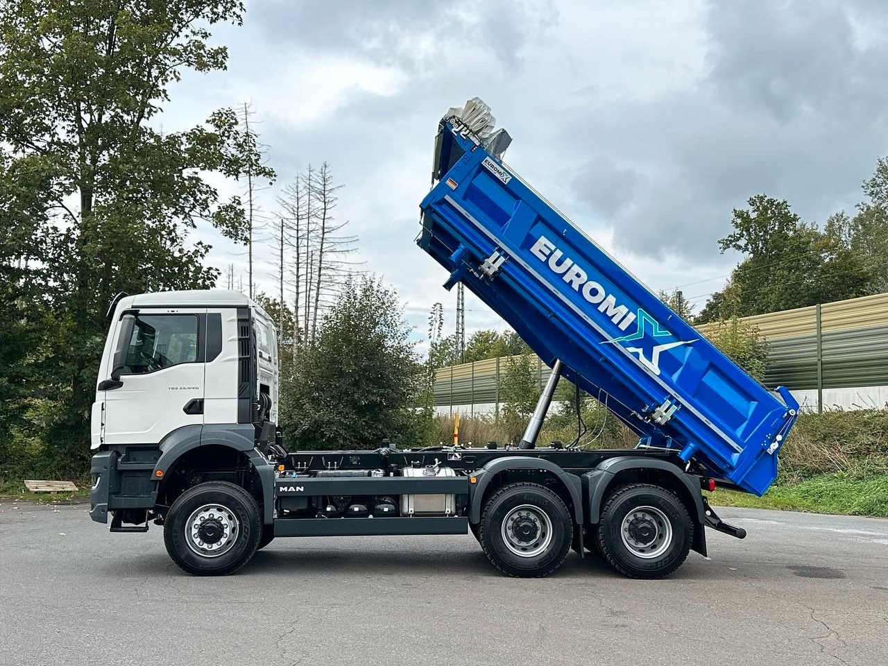 MAN TGS 33.440 6x6 /Euro6 3-Seiten-Kipper EuromixMTP MAN TGS 33.440 6x6 /Euro6 3-Seiten-Kipper EuromixMTP - 덤프트럭 : 사진 2 MAN TGS 33.440 6x6 /Euro6 3-Seiten-Kipper EuromixMTP MAN TGS 33.440 6x6 /Euro6 3-Seiten-Kipper EuromixMTP - 덤프트럭 : 사진 2