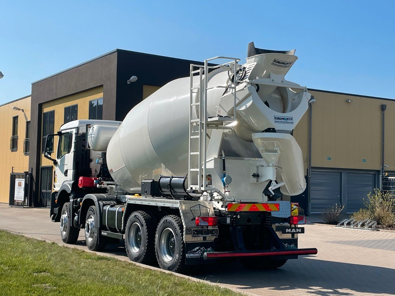 MAN TGS 35.520 8x4 /Euro6e EuromixMTP EM 10 L - 콘크리트 믹서 트럭 : 사진 5 MAN TGS 35.520 8x4 /Euro6e EuromixMTP EM 10 L - 콘크리트 믹서 트럭 : 사진 5