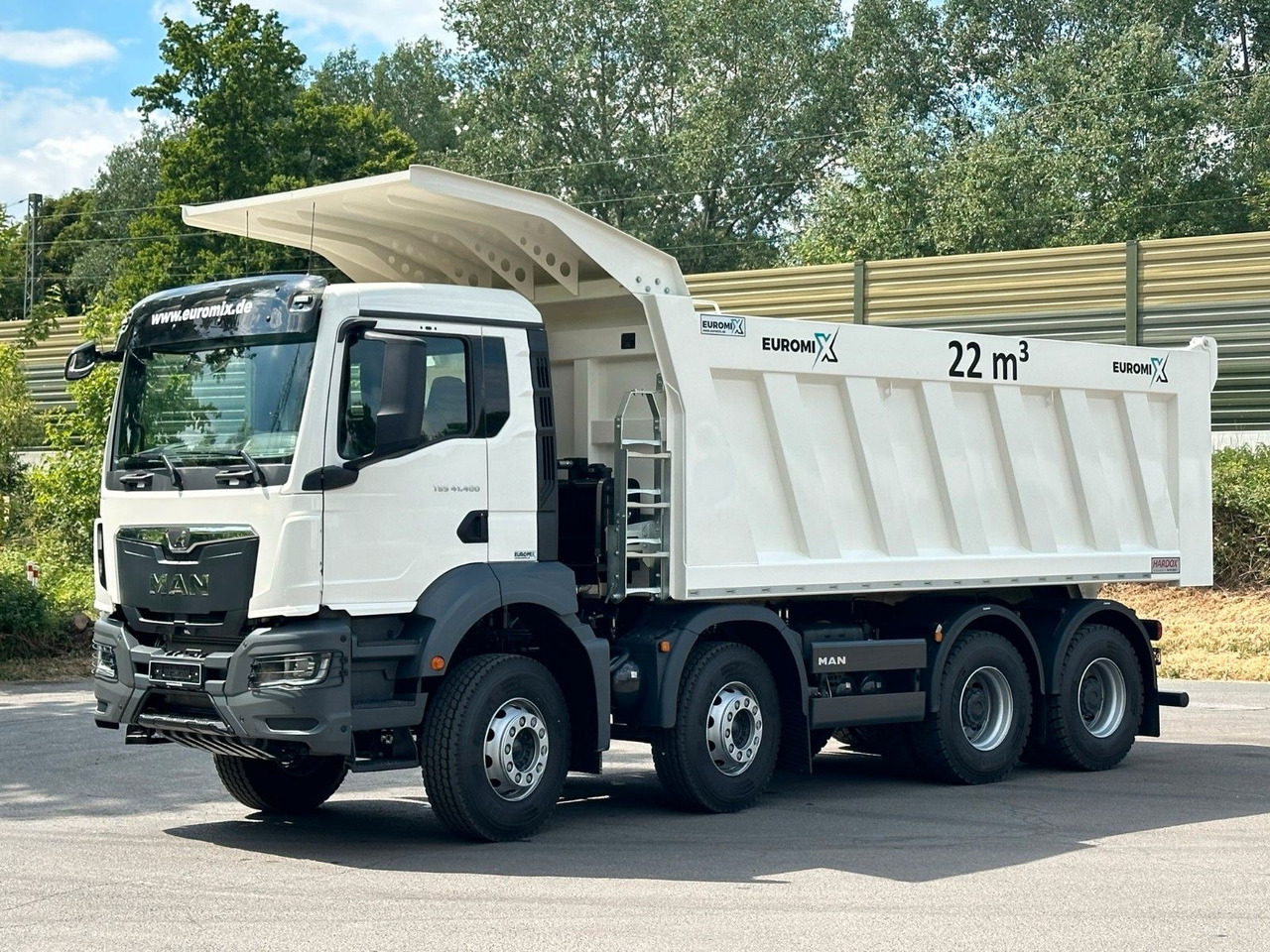 MAN TGS 41.400 8x4 / EUROMIX MTP 22m³/ Eckige Mulde - 덤프트럭 : 사진 2 MAN TGS 41.400 8x4 / EUROMIX MTP 22m³/ Eckige Mulde - 덤프트럭 : 사진 2
