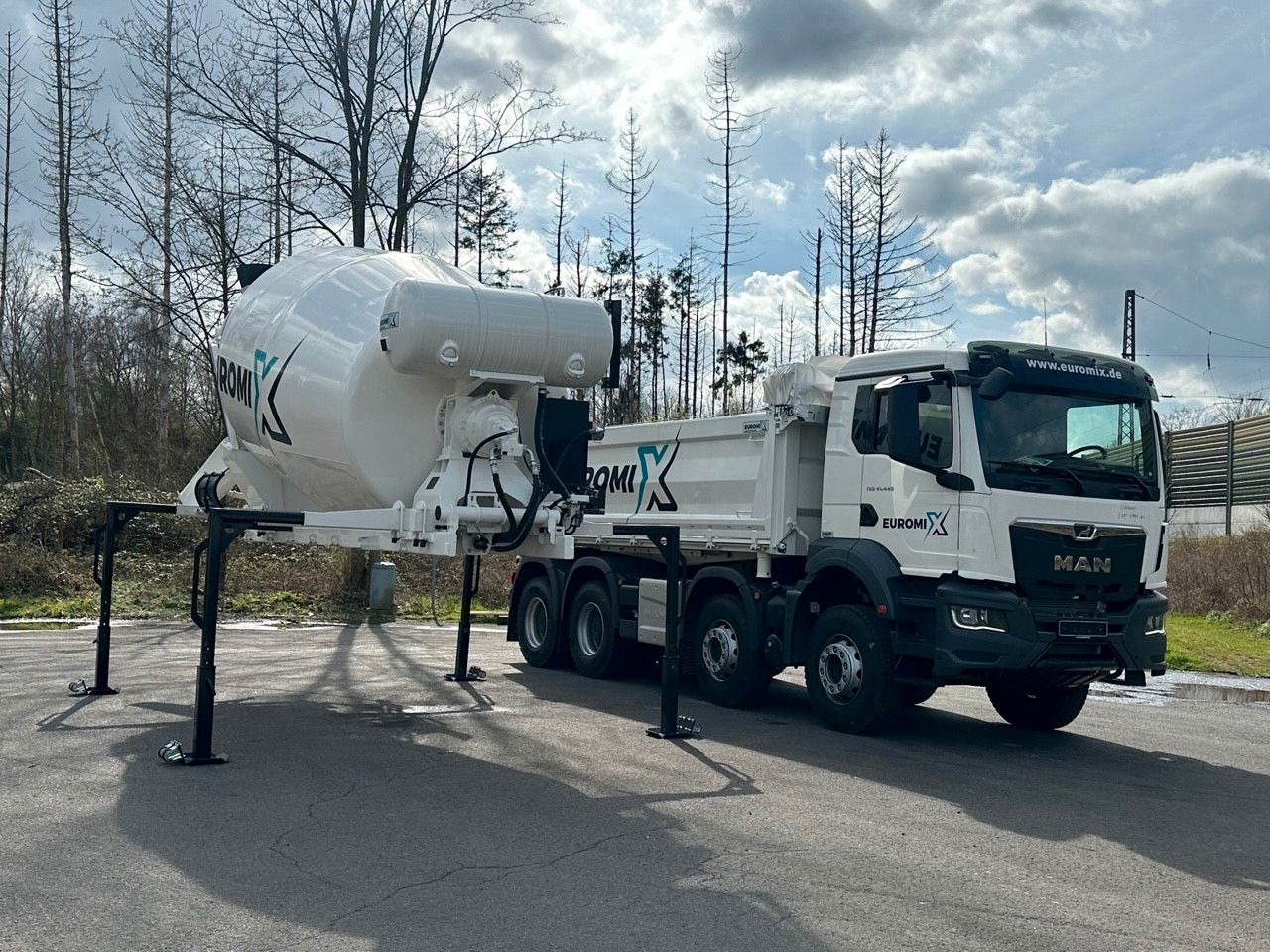 MAN TGS 41.440 8x4 WECHSELSYSTEM KIPPER+MISCHER - 덤프트럭 : 사진 1 MAN TGS 41.440 8x4 WECHSELSYSTEM KIPPER+MISCHER - 덤프트럭 : 사진 1
