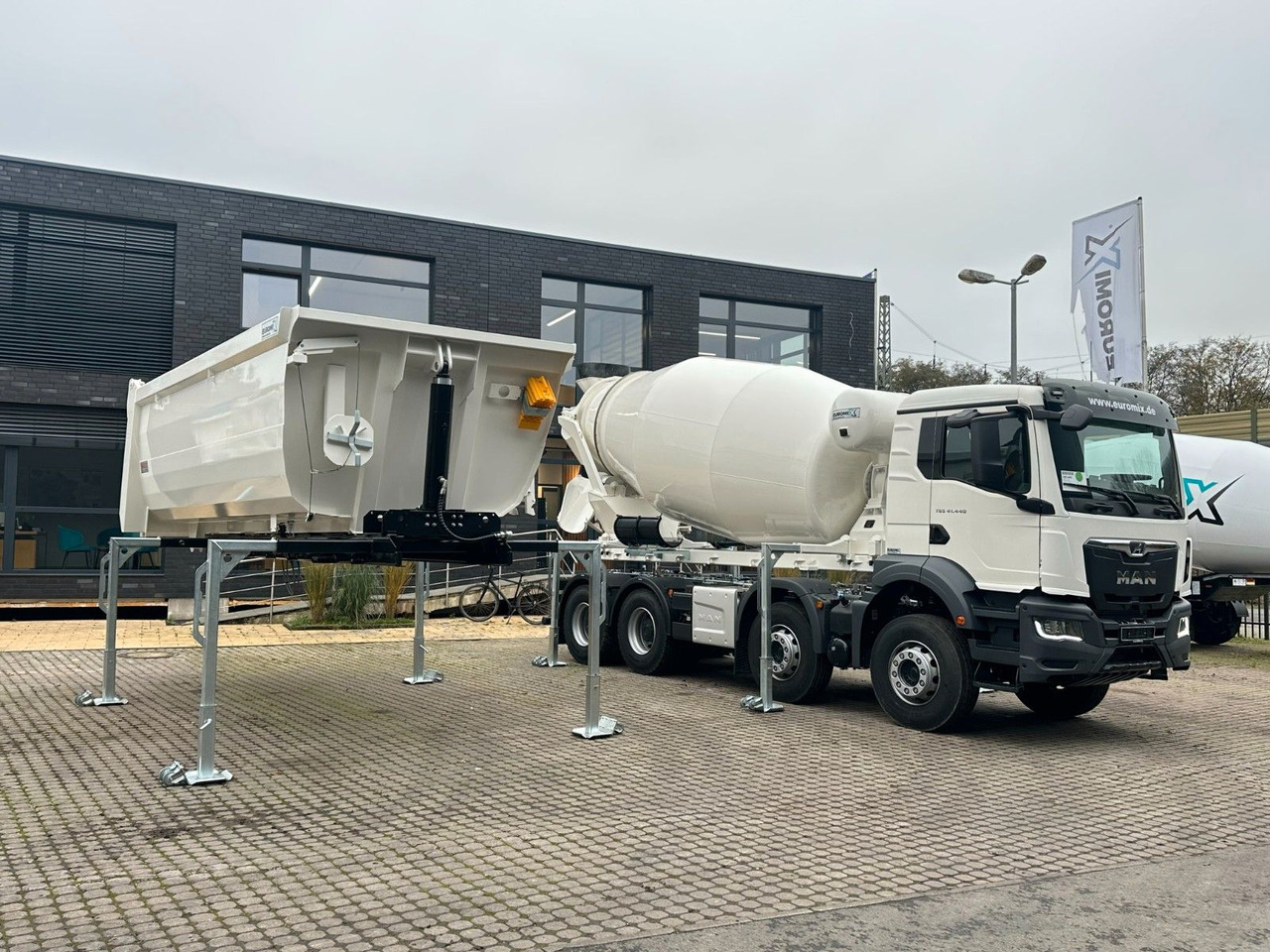 MAN TGS 41.480 8x4 WECHSELSYSTEM KIPPER+MISCHER - 콘크리트 믹서 트럭 : 사진 1 MAN TGS 41.480 8x4 WECHSELSYSTEM KIPPER+MISCHER - 콘크리트 믹서 트럭 : 사진 1
