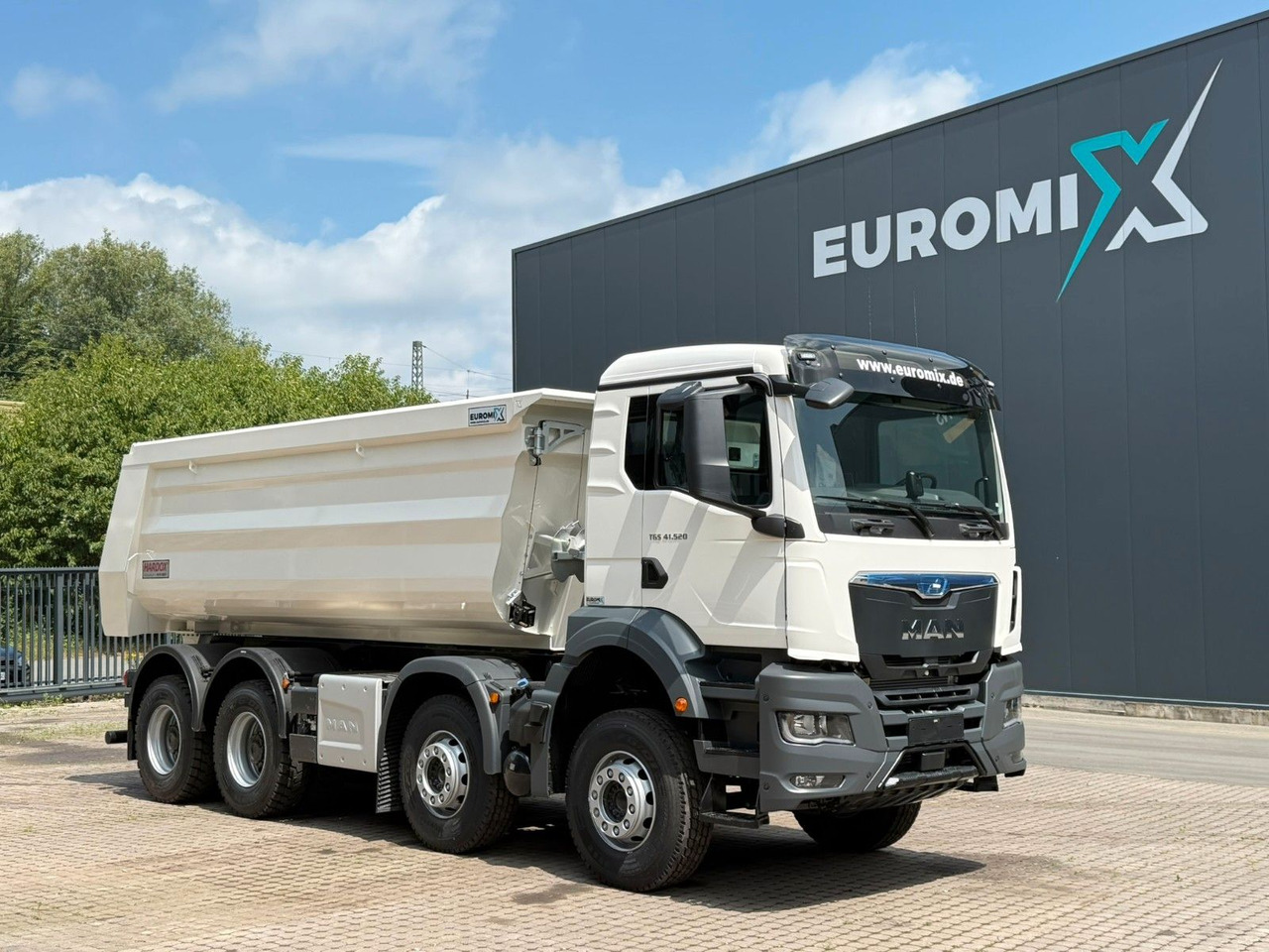MAN TGS 41.520 BB 8X4 Euromix MuldenKipper Retarder - 덤프트럭 : 사진 1 MAN TGS 41.520 BB 8X4 Euromix MuldenKipper Retarder - 덤프트럭 : 사진 1