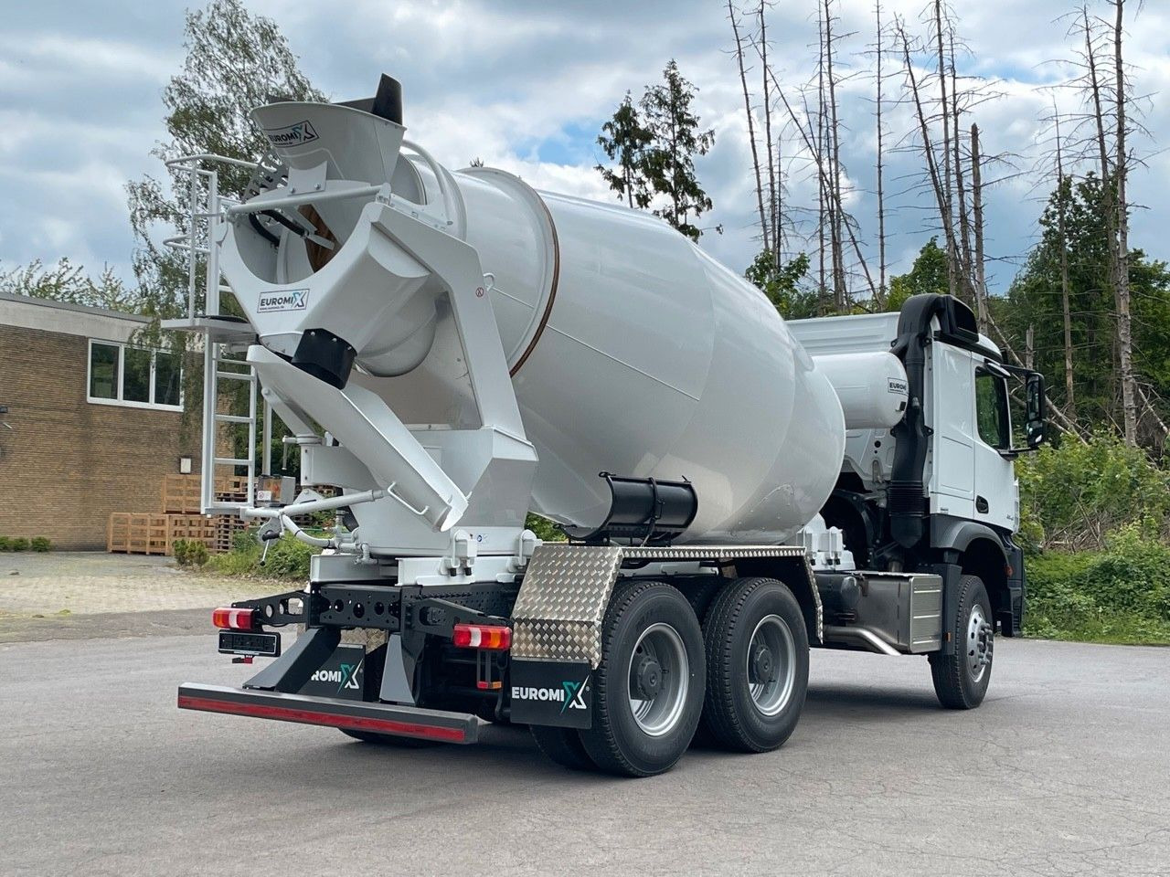 Mercedes-Benz 3348 6X4 Arcos 5 EuromixMTP EM 9 R - 콘크리트 믹서 트럭 : 사진 5 Mercedes-Benz 3348 6X4 Arcos 5 EuromixMTP EM 9 R - 콘크리트 믹서 트럭 : 사진 5