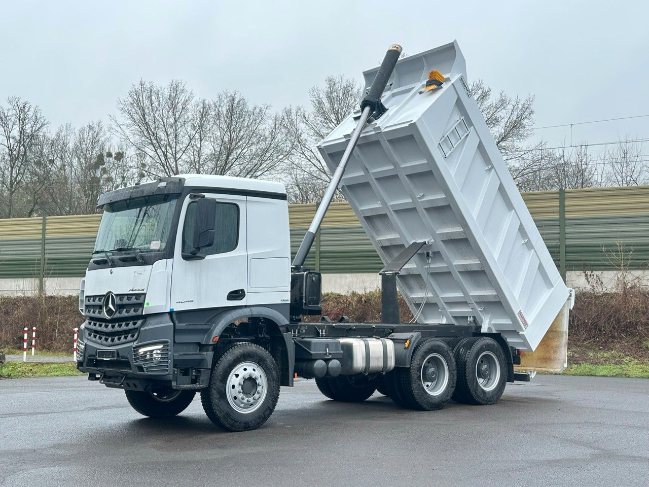 Mercedes-Benz 4048 6X4 Arcos 5 EuromixMTP Dumper Kipper - 덤프트럭 : 사진 2 Mercedes-Benz 4048 6X4 Arcos 5 EuromixMTP Dumper Kipper - 덤프트럭 : 사진 2