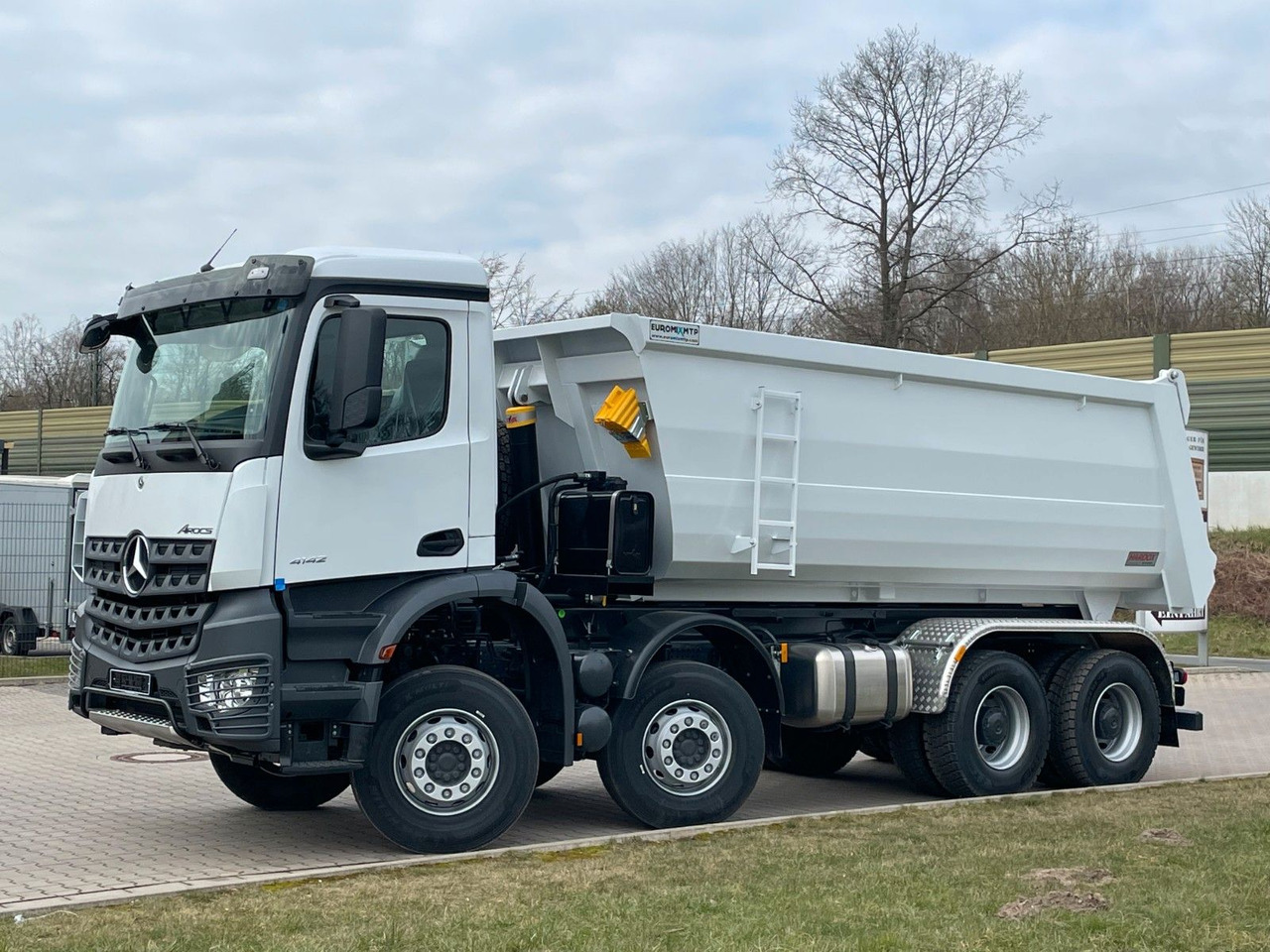 Mercedes-Benz 4142 8X4 Mulden- Kipper - EuromixMTP - 스킵 로더 트럭 : 사진 2 Mercedes-Benz 4142 8X4 Mulden- Kipper - EuromixMTP - 스킵 로더 트럭 : 사진 2