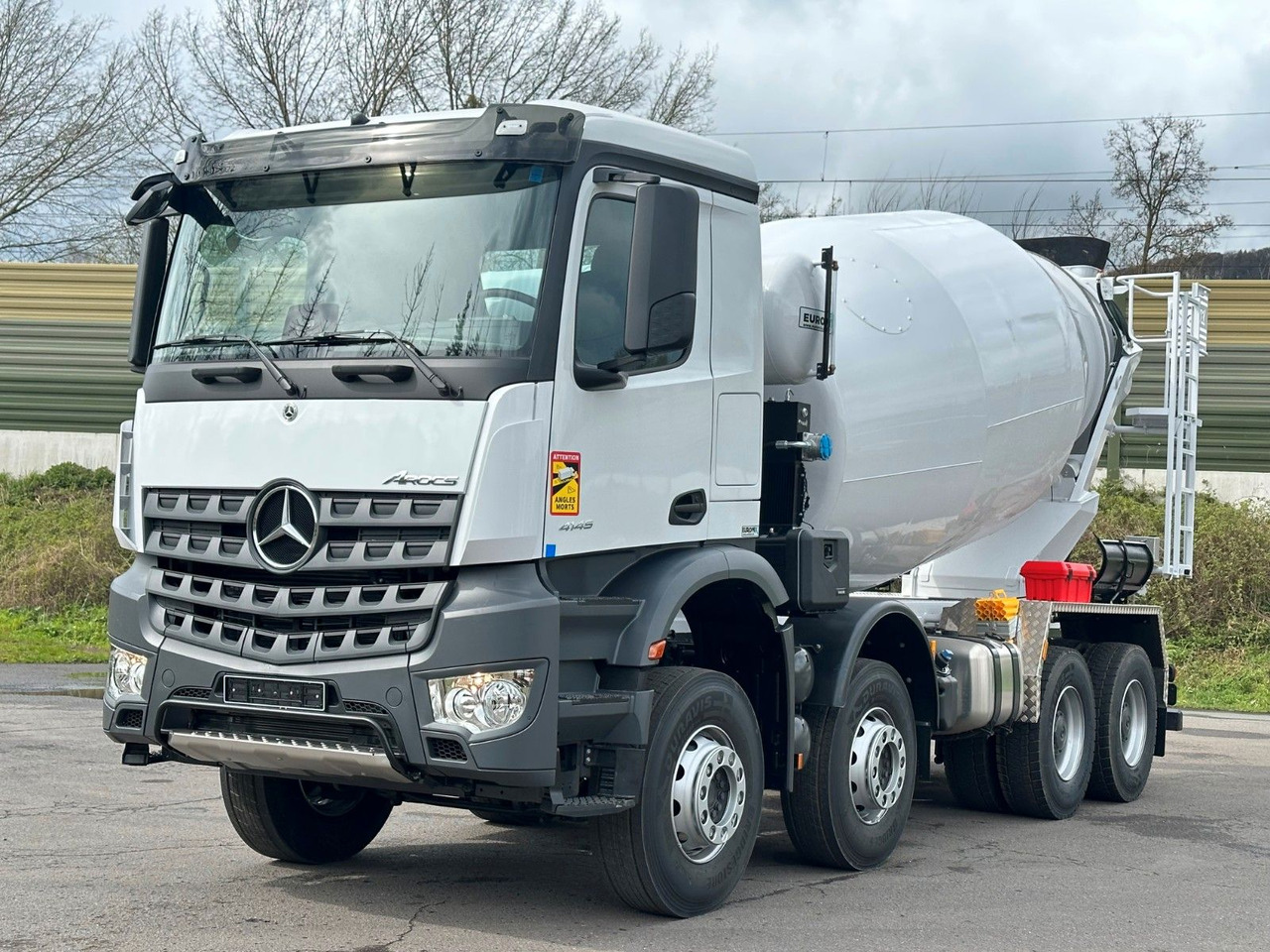 Mercedes-Benz 4145 8X4 EuromixMTP EM 10 Fahrmischer - 콘크리트 믹서 트럭 : 사진 3 Mercedes-Benz 4145 8X4 EuromixMTP EM 10 Fahrmischer - 콘크리트 믹서 트럭 : 사진 3