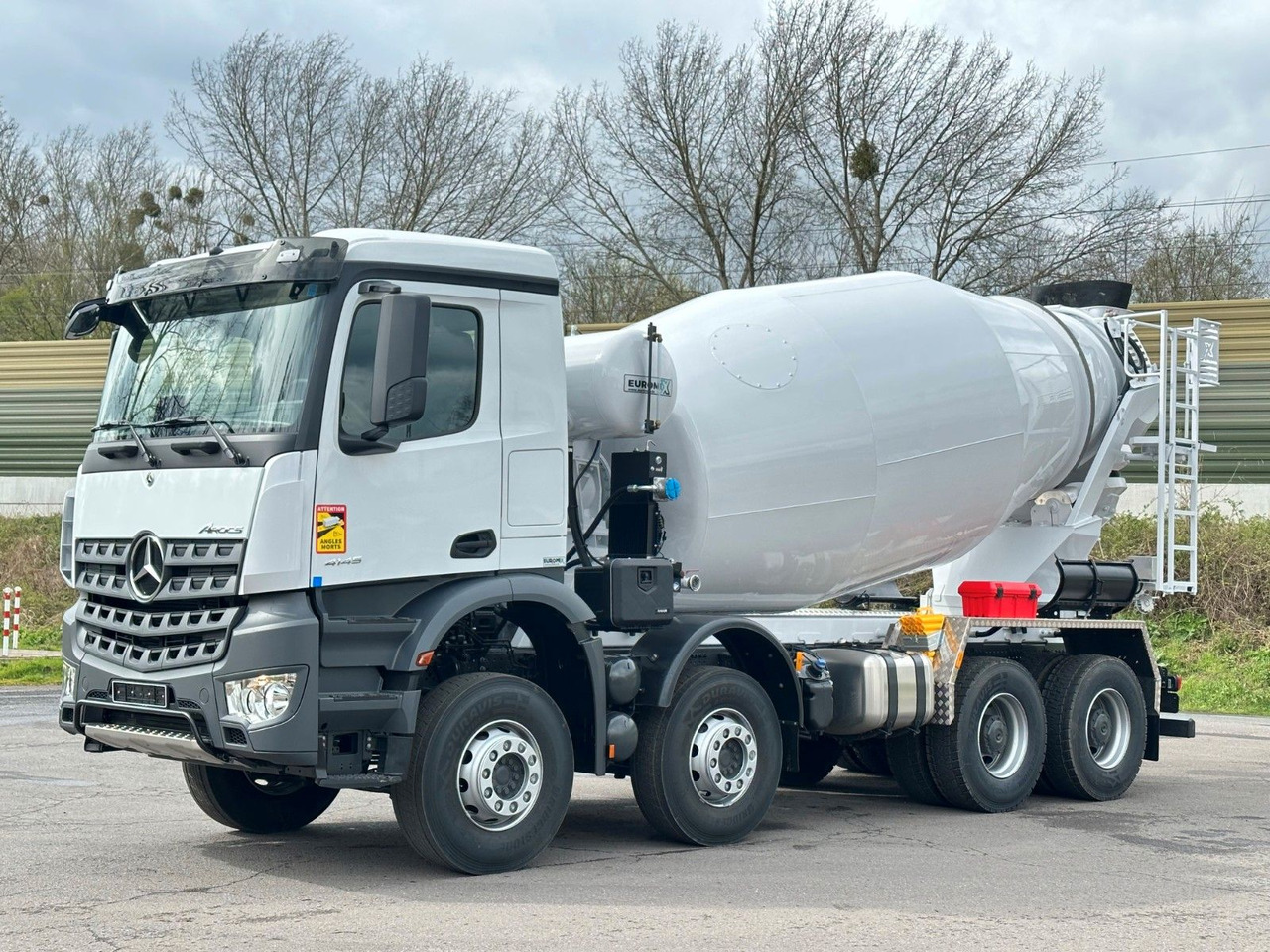 Mercedes-Benz 4145 8X4 EuromixMTP EM 10 Fahrmischer - 콘크리트 믹서 트럭 : 사진 1 Mercedes-Benz 4145 8X4 EuromixMTP EM 10 Fahrmischer - 콘크리트 믹서 트럭 : 사진 1