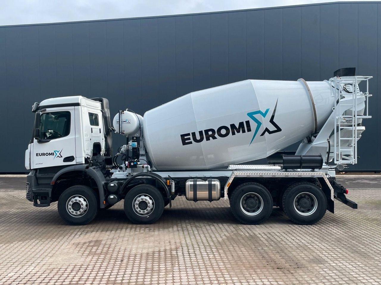 Mercedes-Benz AROCS 5 4142 B 8X4 Euro 3 EuromixMTP EM 10 - 콘크리트 믹서 트럭 : 사진 2 Mercedes-Benz AROCS 5 4142 B 8X4 Euro 3 EuromixMTP EM 10 - 콘크리트 믹서 트럭 : 사진 2