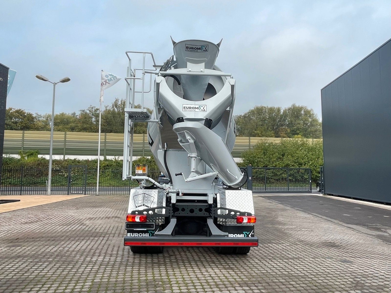 Mercedes-Benz AROCS 5 4142 B 8X4 Euro 3 EuromixMTP EM 10 - 콘크리트 믹서 트럭 : 사진 4 Mercedes-Benz AROCS 5 4142 B 8X4 Euro 3 EuromixMTP EM 10 - 콘크리트 믹서 트럭 : 사진 4